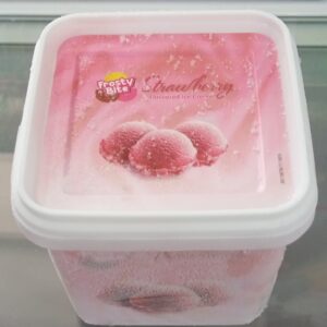 Frosty Bite Strawberry Flavoured Ice Cream (550ml)